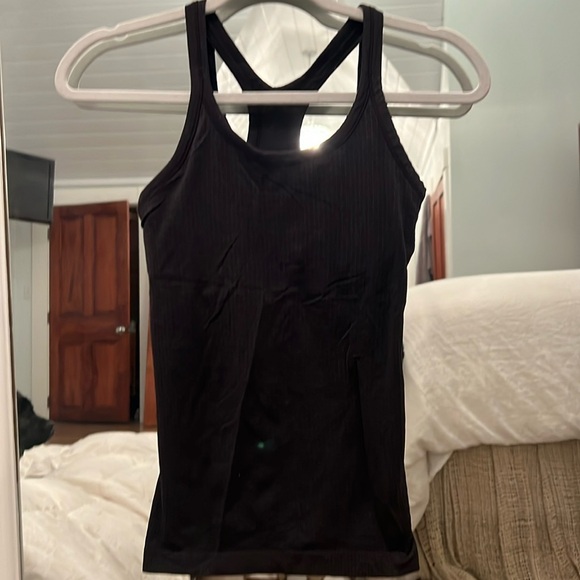 Lululemon ebb to street black ribbed tank top w built in bra size 4 - Picture 3 of 5